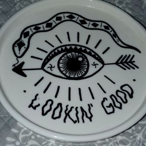 Super cute small plate!